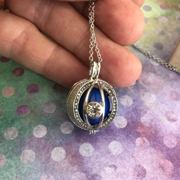 Evil Eye 🧿 Aromatherapy Necklace - Picture 4 of 7